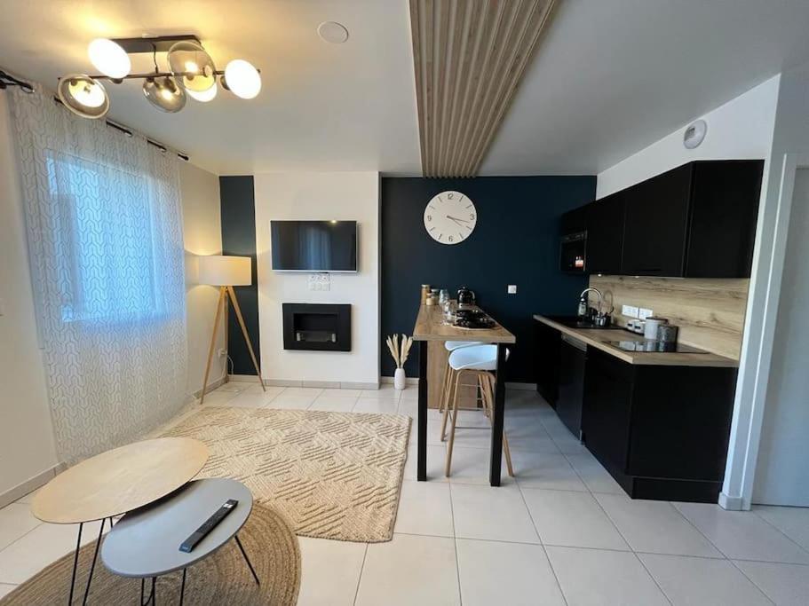 Petit Cocon En Hyper-Centre Apartment Reims Exterior photo